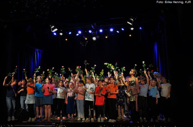 Groe Bhne fr Kinderkultur bei "Kids on Stage". Foto: Erika Hennig, KJR