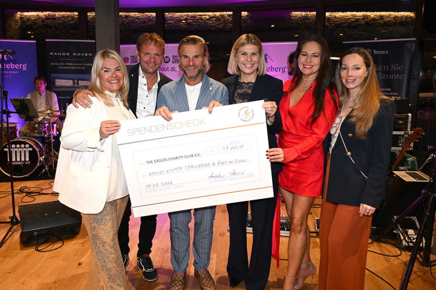 Adi Hengstberger mit Frau Daniela / Andreas Kruselburger (Chef Hotel Schneeberg) / Anke Huber / Doris Melchner / Julia Fleschenberg. Foto: W. Breiteneicher/ABR Pictures