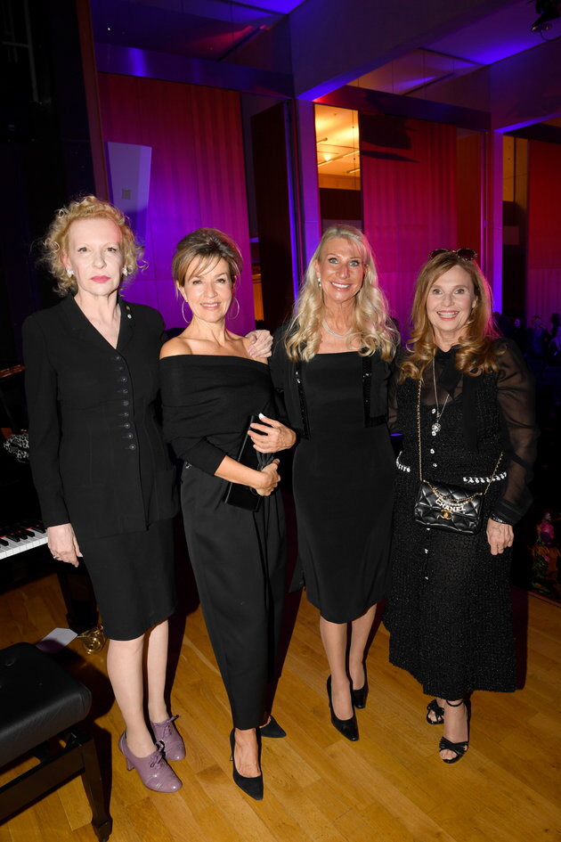 Sunnyi Melles, Anne-Sophie Mutter, Karin Baumller-Sder, Judith Epstein. Foto: Agency People Image/Michael Tinnefeld
