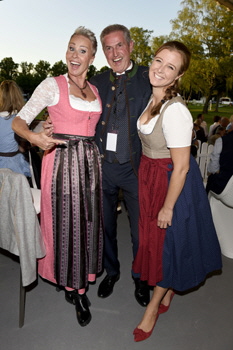 Sonja Zietlow, Jürgen Blum (Veranstalter der Pferd International München), Nina Eichinger