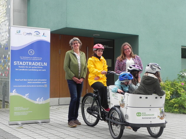 Neues Lastenfahrrad für das SOS-Kinderdorf Dießen. Foto: Gertrud Halas