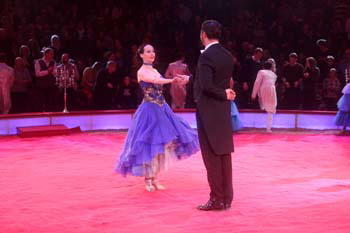 Finale der Tanz mit Jana Mandana Lacey-Krone und Martin Lacey jr.