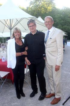 Elke Reichart, Stephan Handel und Prof. Dr. Wolfgang Hiddemann. Foto: Andrea Pollak