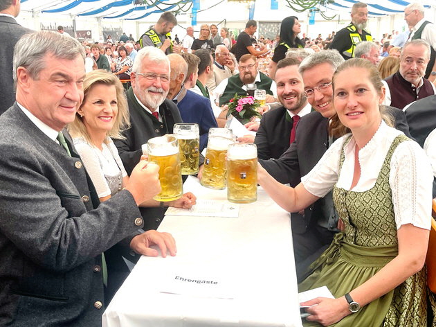 HOE_0Prosit 3