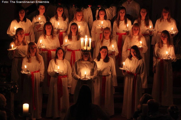 Kerzenmeer im Kirchenschiff. Foto: The Scandinavian Ensemble
