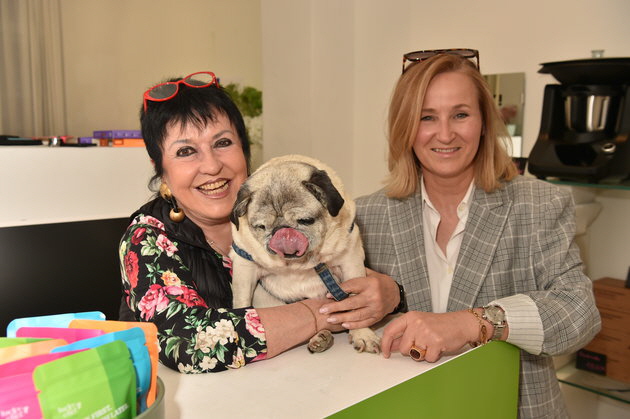 Uschi Ackermann und Hund Willy, Katharina Lukas Uschi Ackermann und Hund Willy, Katharina Lukas