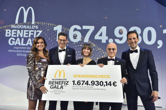 Jana Ina Zarella, Adrian Kstler (Vorstand McDonalds Kinderhilfe Stiftung), Christina Stuermer, Mario Federico (McDonald's Vorstandsvorsitzender), Alexander Mazza. Foto: BrauerPhotos/G. Nitschke