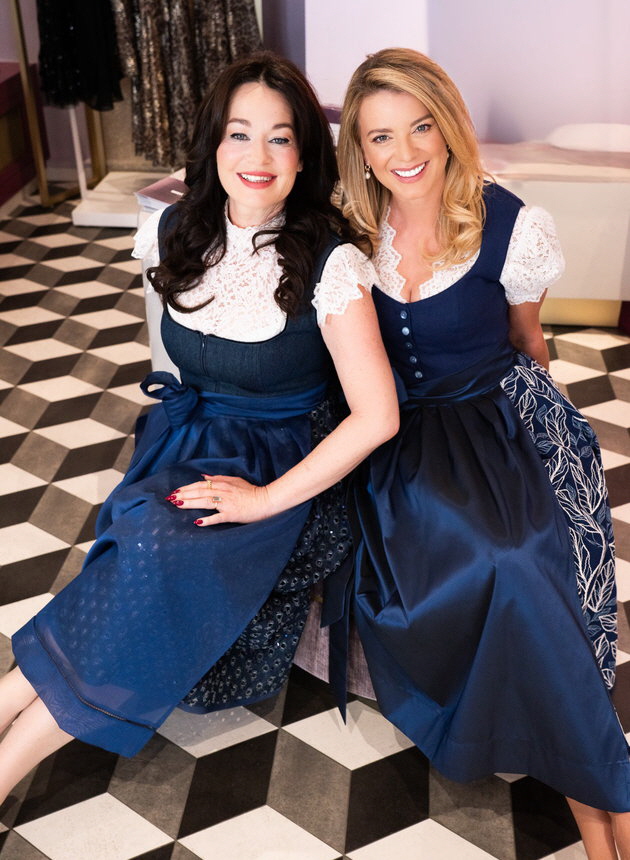 Michaela Aschberger ("Belladonna") und Wiesnwirtin Franziska Reichert (Br�urosl) pr�sentieren die aktuellen Trachten-Highlights von Talbot Runhof und sprechen �ber Frauenpower, tiefe Verbundenheit und Business