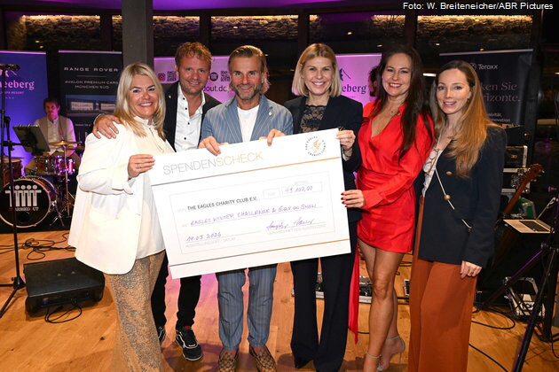 Adi Hengstberger mit Frau Daniela, Andreas Kruselburger (Chef Hotel Schneeberg), Anke Huber, Doris Melchner, Julia Fleschenberg. Foto: W. Breiteneicher/ABR Pictures