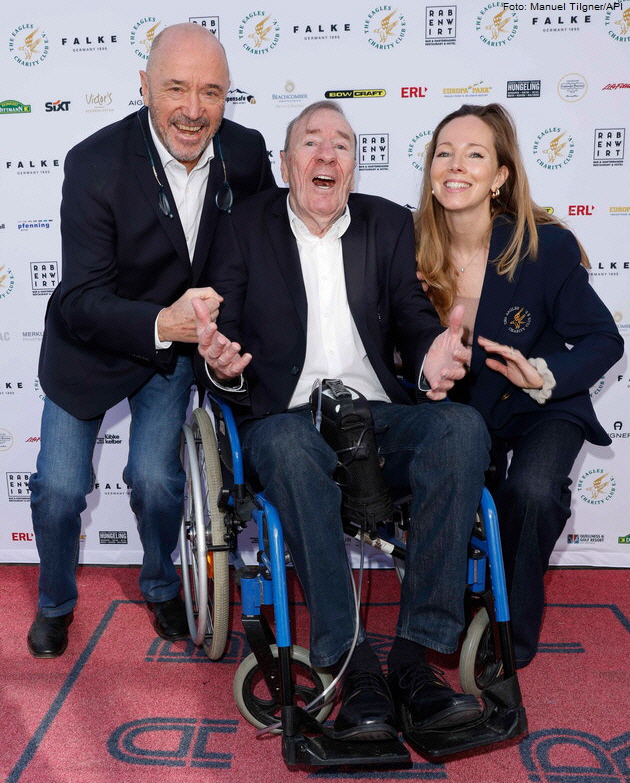 Christian Neureuther, Frank Fleschenberg (EAGLES Ehrenpr�sident), Julia Fleschenberg. Foto: Manuel Tilgner/API