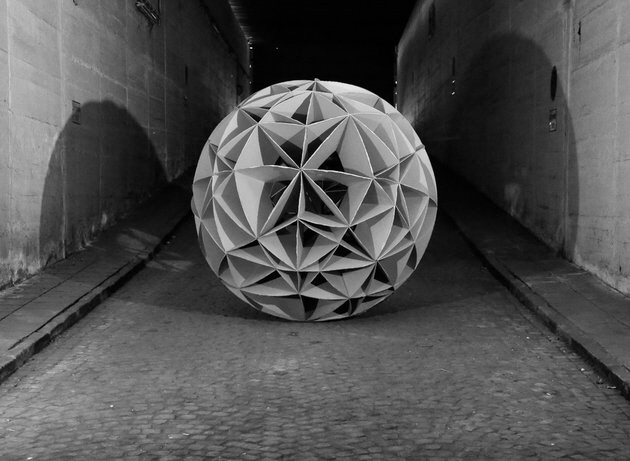 Margarete & Jakob Hentze: Little Universe Rollin